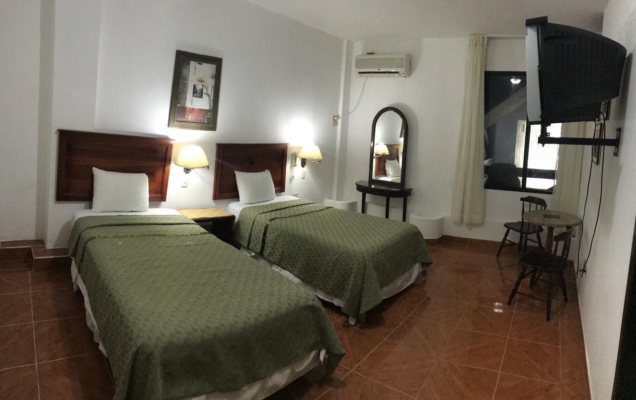 Hotel Pacifico Пуэрто-Лопес Экстерьер фото